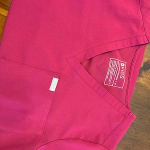 Figs Magenta scrub set